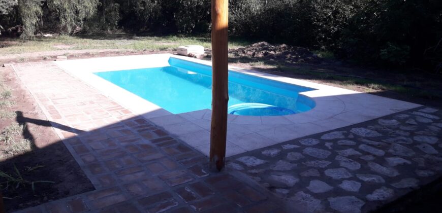 CHALLET DE TRES DORMITORIOS- DOS BAÑOS- PARQUE CON PILETA