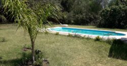 CHALLET DE TRES DORMITORIOS- DOS BAÑOS- PARQUE CON PILETA