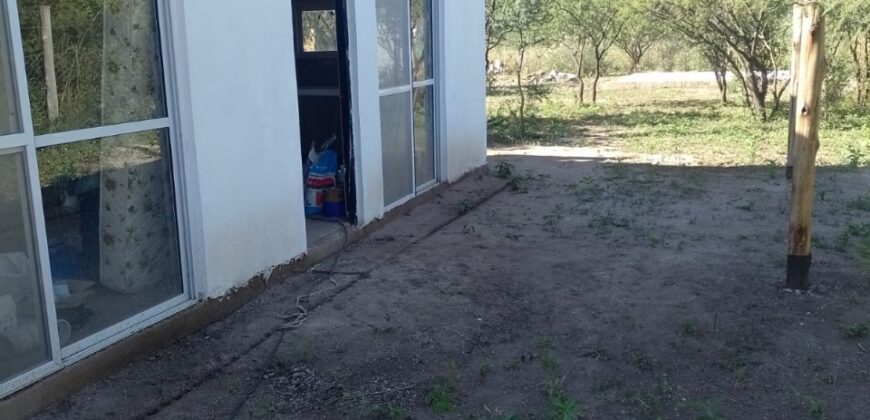 CASA DE DOS DORMITORIOS POR LOS CALLEJONES NATURALES- LA BANDA