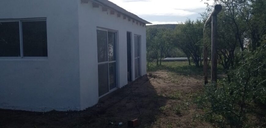 CASA DE DOS DORMITORIOS POR LOS CALLEJONES NATURALES- LA BANDA