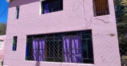 SE VENDE CASA DE DOS PISOS, HERMOSA VISTA A LOS CERROS. BUENA UBICACION