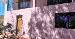 SE VENDE CASA DE DOS PISOS, HERMOSA VISTA A LOS CERROS. BUENA UBICACION