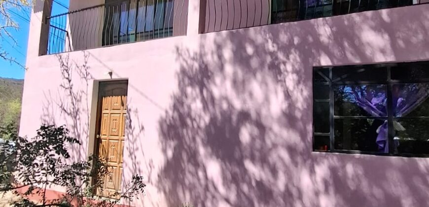 SE VENDE CASA DE DOS PISOS, HERMOSA VISTA A LOS CERROS. BUENA UBICACION