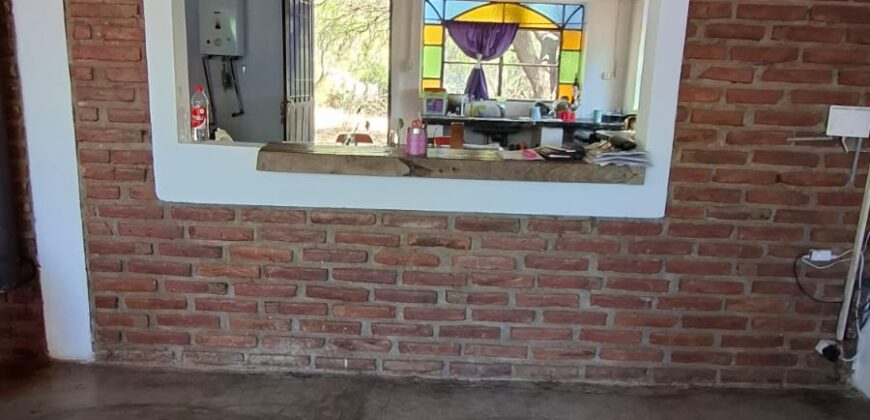 SE VENDE CASA DE DOS PISOS, HERMOSA VISTA A LOS CERROS. BUENA UBICACION