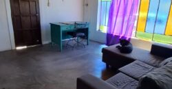 SE VENDE CASA DE DOS PISOS, HERMOSA VISTA A LOS CERROS. BUENA UBICACION