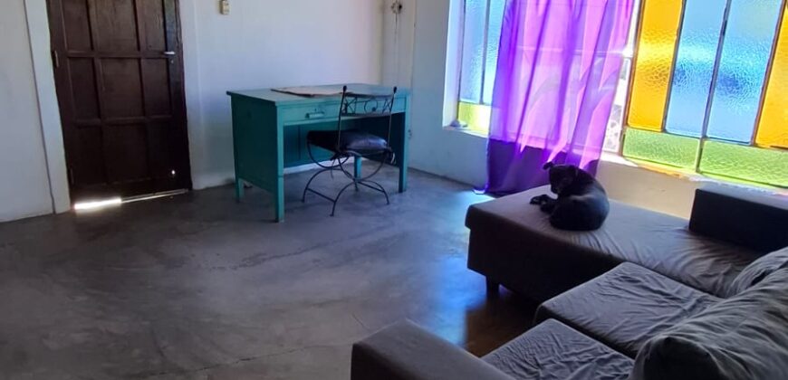 SE VENDE CASA DE DOS PISOS, HERMOSA VISTA A LOS CERROS. BUENA UBICACION