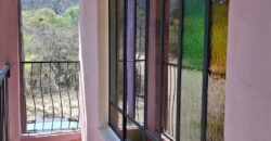 SE VENDE CASA DE DOS PISOS, HERMOSA VISTA A LOS CERROS. BUENA UBICACION