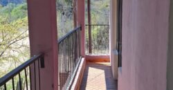 SE VENDE CASA DE DOS PISOS, HERMOSA VISTA A LOS CERROS. BUENA UBICACION