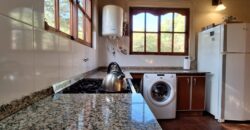 SE ALQUILA HERMOSA CASA DE DOS DORMITORIOS- SAN MARCOS SIERRAS