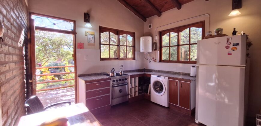 SE ALQUILA HERMOSA CASA DE DOS DORMITORIOS- SAN MARCOS SIERRAS