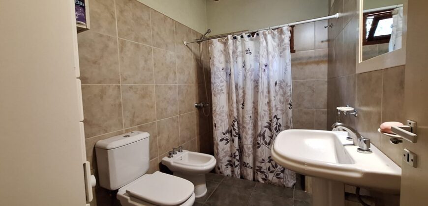 SE ALQUILA HERMOSA CASA DE DOS DORMITORIOS- SAN MARCOS SIERRAS