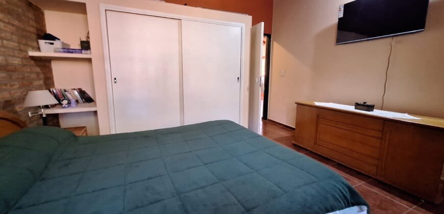 SE ALQUILA HERMOSA CASA DE DOS DORMITORIOS- SAN MARCOS SIERRAS