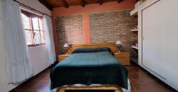 SE ALQUILA HERMOSA CASA DE DOS DORMITORIOS- SAN MARCOS SIERRAS