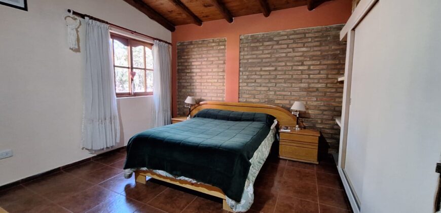 SE ALQUILA HERMOSA CASA DE DOS DORMITORIOS- SAN MARCOS SIERRAS