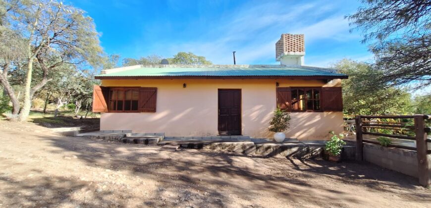 SE ALQUILA HERMOSA CASA DE DOS DORMITORIOS- SAN MARCOS SIERRAS