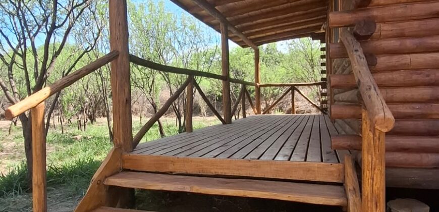 SE ALQUILA ESTA HERMOSA CASA DE TRONCO- CONTRATO POR 1 AÑO