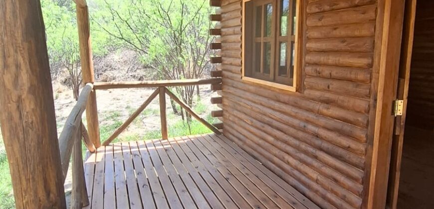 SE ALQUILA ESTA HERMOSA CASA DE TRONCO- CONTRATO POR 1 AÑO