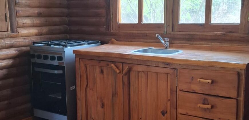 SE ALQUILA ESTA HERMOSA CASA DE TRONCO- CONTRATO POR 1 AÑO