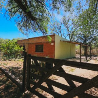 CASA DE DOS DORMITORIOS A UNA CUADRA DEL RIO SAN MARCOS- CALLE EL ZORZAL