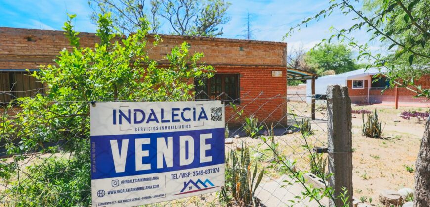 CASA DE DOS DORMITORIOS A UNA CUADRA DEL RIO SAN MARCOS- CALLE EL ZORZAL