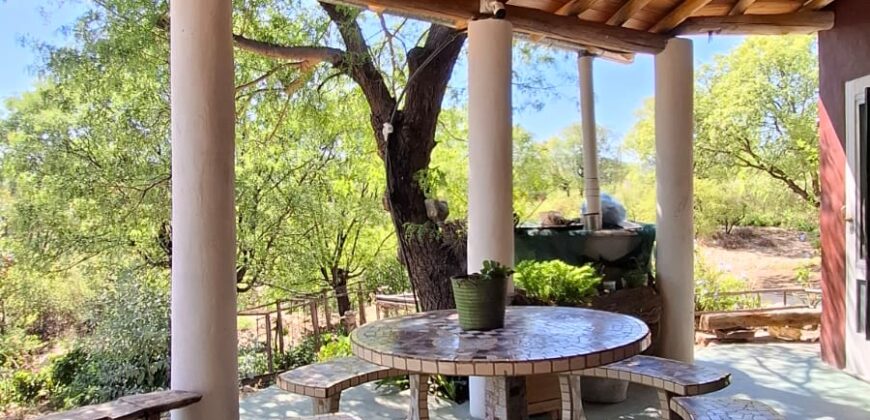 SE VENDE CASA CON GRAN VISTA A LAS SIERRAS-2 DORMITORIOS