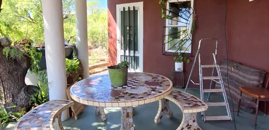 SE VENDE CASA CON GRAN VISTA A LAS SIERRAS-2 DORMITORIOS