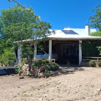 SE VENDE CASA CON GRAN VISTA A LAS SIERRAS-2 DORMITORIOS