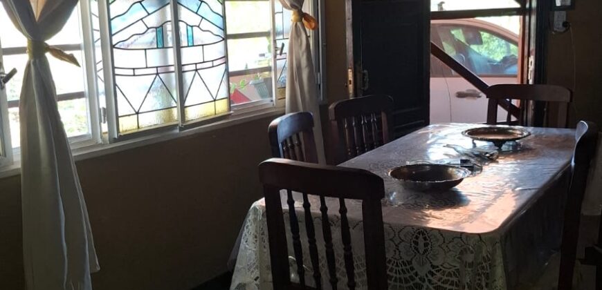 SE VENDE CASA CON GRAN VISTA A LAS SIERRAS-2 DORMITORIOS