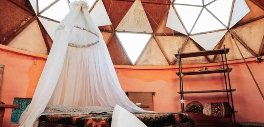 SE VENDE HERMOSO COMPLEJO CON CASA PRINCIPAL+DEPARTAMENTO+DOMO+PILETA