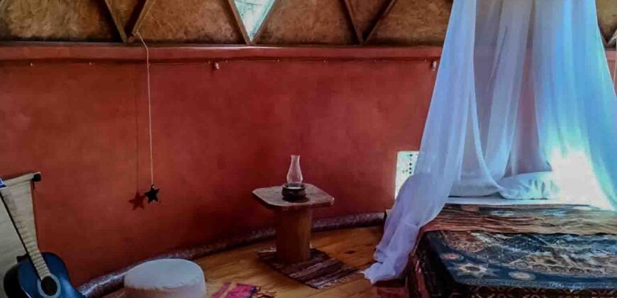 SE VENDE HERMOSO COMPLEJO CON CASA PRINCIPAL+DEPARTAMENTO+DOMO+PILETA