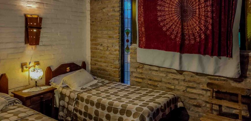 SE VENDE HERMOSO COMPLEJO CON CASA PRINCIPAL+DEPARTAMENTO+DOMO+PILETA