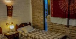 SE VENDE HERMOSO COMPLEJO CON CASA PRINCIPAL+DEPARTAMENTO+DOMO+PILETA