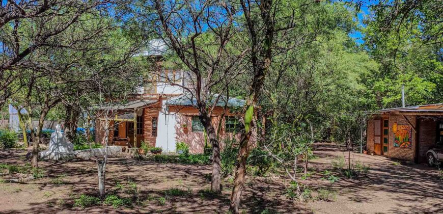 SE VENDE HERMOSO COMPLEJO CON CASA PRINCIPAL+DEPARTAMENTO+DOMO+PILETA