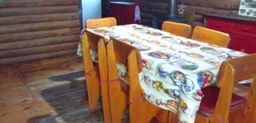 CABAÑA DE MADERA EN LA LOMA- TRES DORMITORIOS
