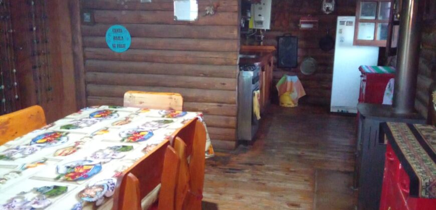 CABAÑA DE MADERA EN LA LOMA- TRES DORMITORIOS