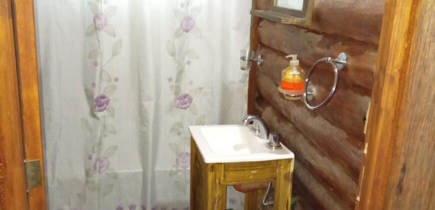 CABAÑA DE MADERA EN LA LOMA- TRES DORMITORIOS