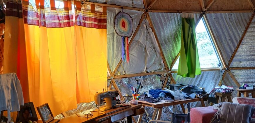 DOS DOMOS EN LAS SIERRAS – TERRENO DE 1.130m2