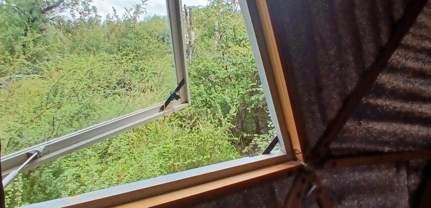 DOS DOMOS EN LAS SIERRAS – TERRENO DE 1.130m2