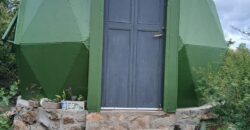 DOS DOMOS EN LAS SIERRAS – TERRENO DE 1.130m2