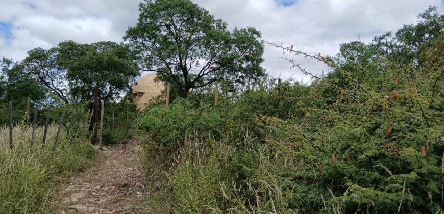 DOS DOMOS EN LAS SIERRAS – TERRENO DE 1.130m2