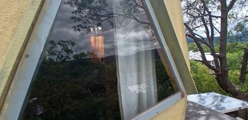 DOS DOMOS EN LAS SIERRAS – TERRENO DE 1.130m2