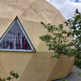 DOS DOMOS EN LAS SIERRAS – TERRENO DE 1.130m2