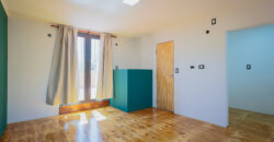 CASA DE DOS PLANTAS CON BALCON TERRAZA- 4 DORMITORIOS- A METROS DEL RIO