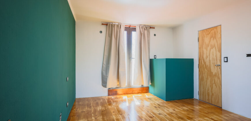 CASA DE DOS PLANTAS CON BALCON TERRAZA- 4 DORMITORIOS- A METROS DEL RIO