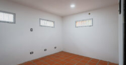 CASA DE DOS PLANTAS CON BALCON TERRAZA- 4 DORMITORIOS- A METROS DEL RIO