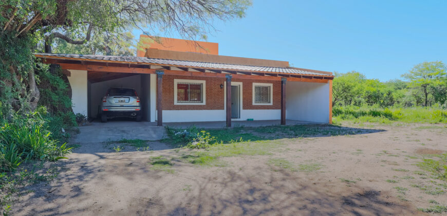 CASA DE DOS PLANTAS CON BALCON TERRAZA- 4 DORMITORIOS- A METROS DEL RIO