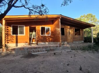SE VENDE PROPIEDAD CON CASA PRINCIPAL + DOS CABAÑAS