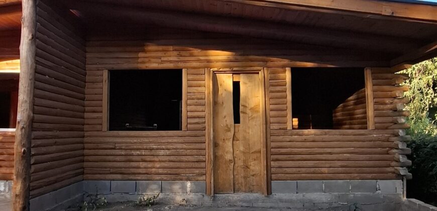 SE VENDE PROPIEDAD CON CASA PRINCIPAL + DOS CABAÑAS