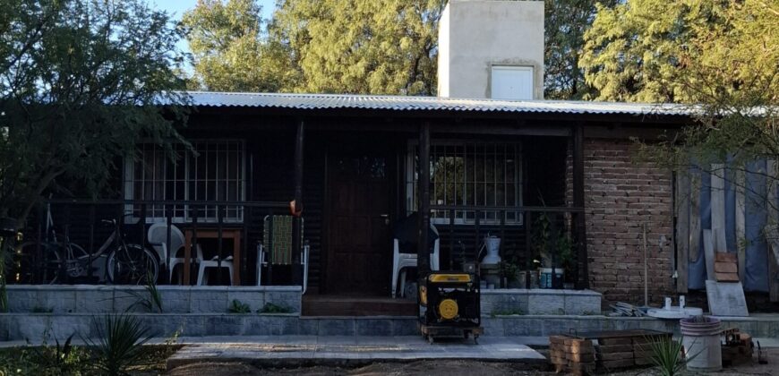SE VENDE PROPIEDAD CON CASA PRINCIPAL + DOS CABAÑAS