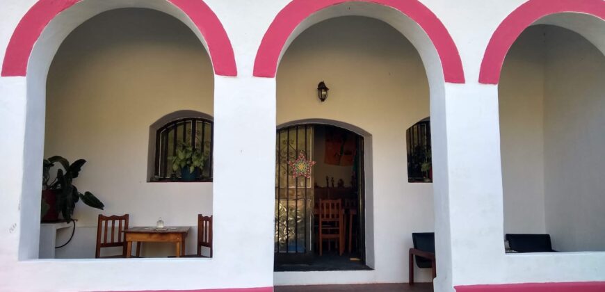 CHALET SOBRE CALLE SAN MARTIN- CASA+DOS DORMIS+LOCAL COMERCIAL
